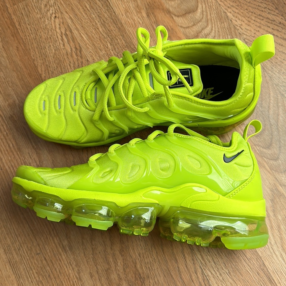NWOT Authentic Nike Air Vapormax Plus